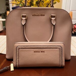 Michael Kors Purse And Wallet Set